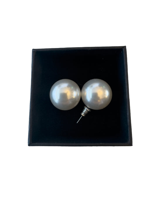 Pearl earrings